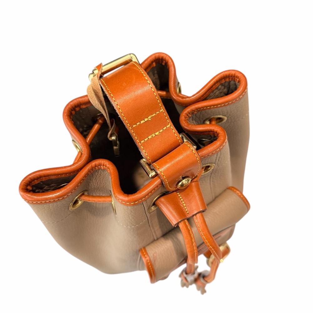 Vintage Dooney & Bourke AWL Bucket Bag Taupe Tan Leather Duck Logo Drawstring - Picture 5 of 13